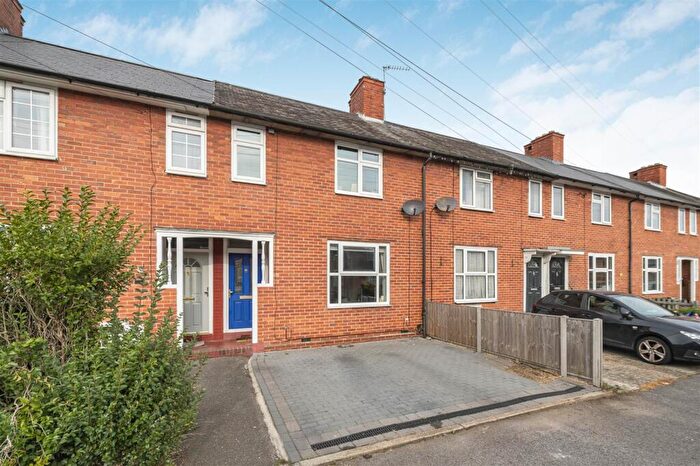 2 Bedroom House For Sale In Winchcombe Road, Carshalton, SM5