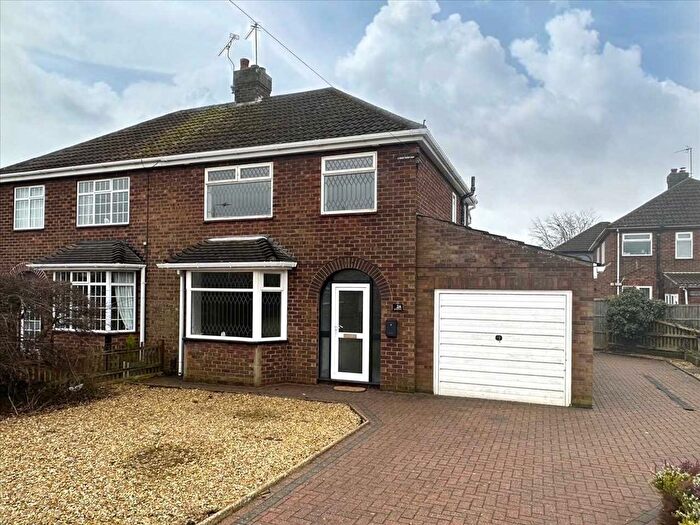 3 Bedroom Semi-Detached House To Rent In Rochdale Road, Scunthorpe, DN16