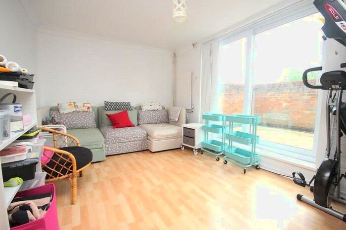 2 Bedroom Apartment To Rent In Elm Green, Basildon, Essex, SS13