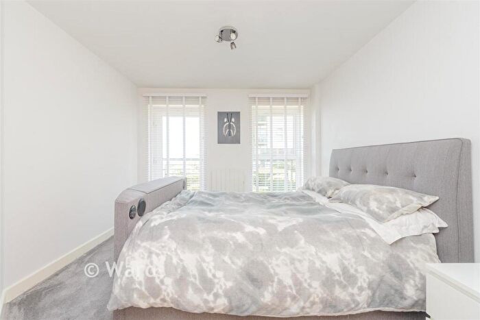 1 Bedroom Flat For Sale In Carmichael Avenue, Greenhithe, Kent, DA9