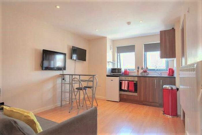 1 Bedroom Flat To Rent In Ferndale Road, London, N15