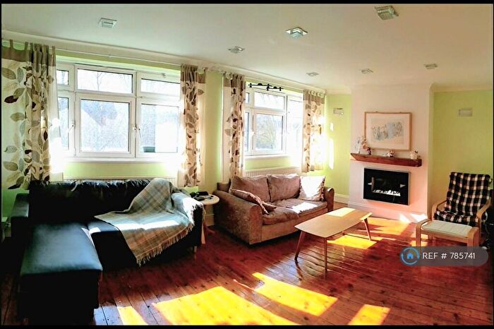 2 Bedroom Flat To Rent In Gilbertson House, London, E14