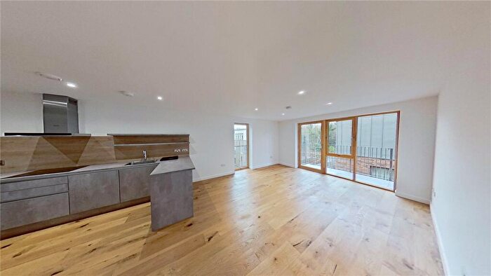 2 Bedroom Flat To Rent In Hughes Close, Edinburgh, EH7