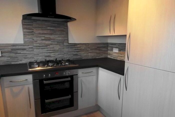 2 Bedroom Town House To Rent In Brimington, Chesterfield, S43