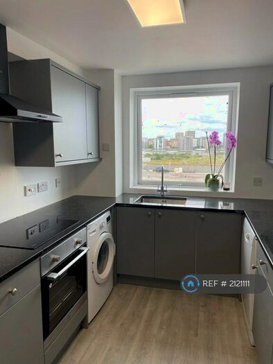 3 Bedroom Flat To Rent In Felixstowe Court, London, E16