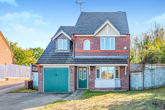 3 Bedroom Detached House To Rent In Woodcock Court, Three Mile Cross, RG7