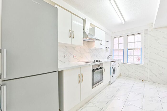 3 Bedroom Flat To Rent In Park West, Hyde Park Estate, London, W2