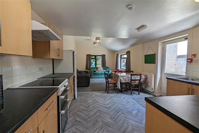 6 Bedroom Semi-Detached House To Rent In Cowley Road, Cowley, OX4