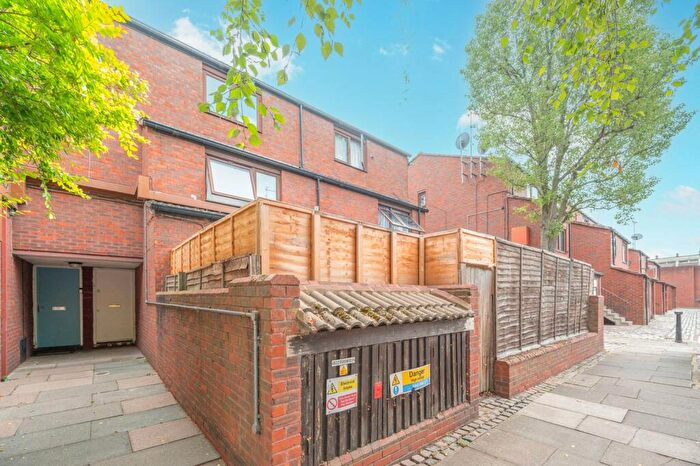 5 Bedroom Terraced House To Rent In Minton Mews, West Hampstead, London, NW6