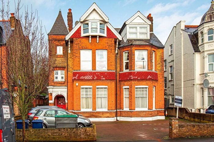 2 Bedroom Flat To Rent In Madeley Road, Ealing, W5