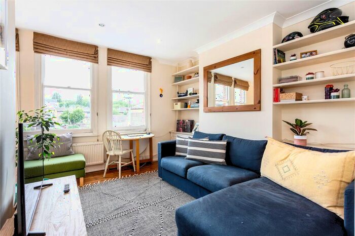 1 Bedroom Flat To Rent In Northcote Road, London, SW11