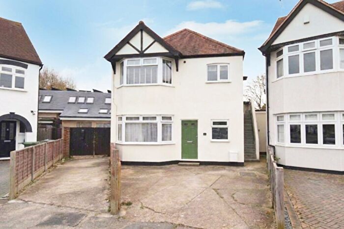 2 Bedroom Maisonette For Sale In Brampton Gardens, Hersham Village, KT12