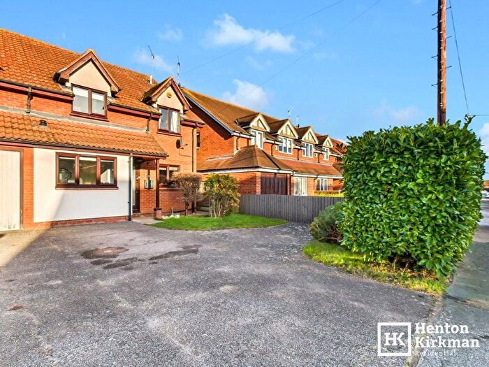 4 Bedroom Semi Detached House For Sale In Norsey View Drive, Billericay, Essex, CM12