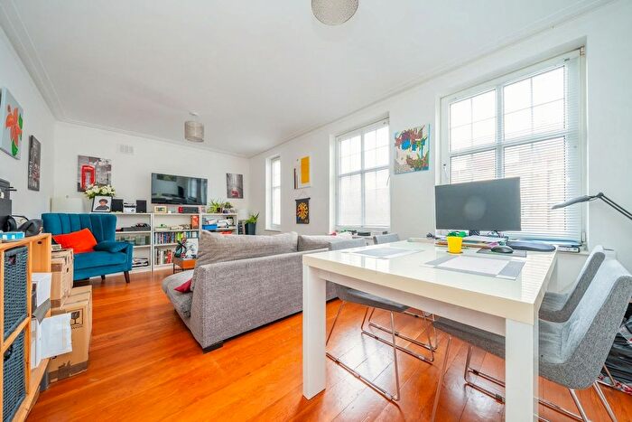 2 Bedroom Flat For Sale In Sion Court, Sion Road, Twickenham, TW1