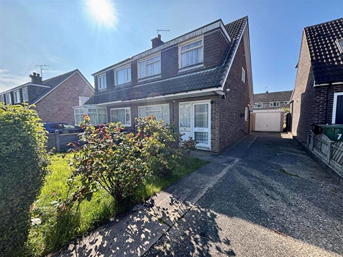 3 Bedroom Semi Detached House For Sale In Hillside, Garforth, Leeds, LS25