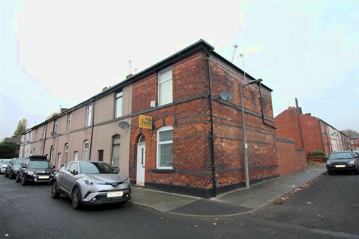 2 Bedroom End Of Terrace House To Rent In Holly Street, Bury, BL9