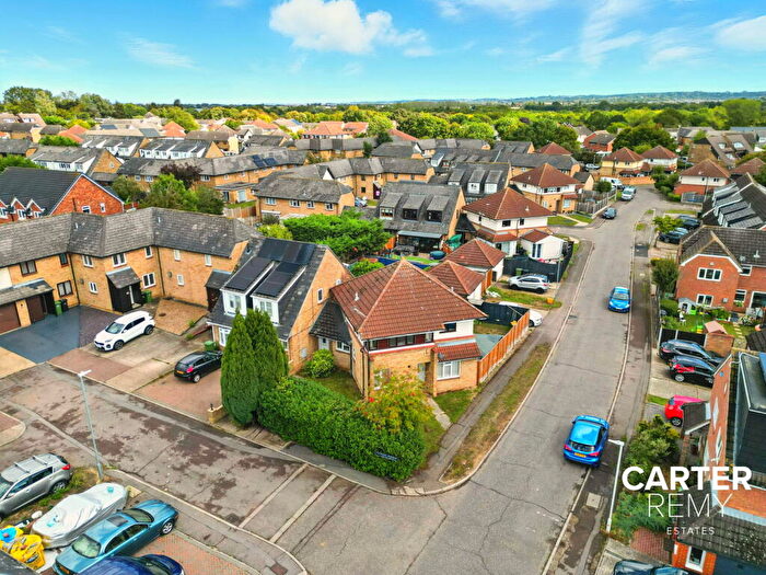 2 Bedroom Maisonette For Sale In Fairfax Avenue, Basildon, SS13