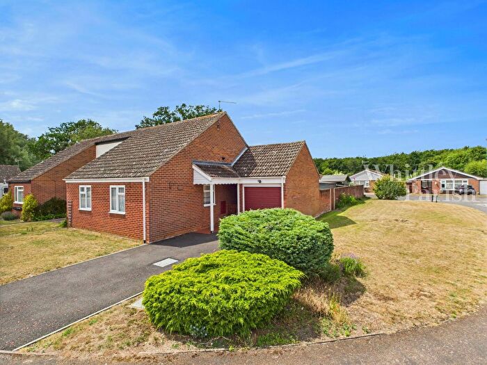 2 Bedroom Semi-Detached Bungalow For Sale In Beech Close, Scole, IP21