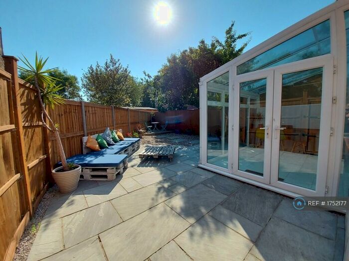 1 Bedroom End Of Terrace House To Rent In Heathfield Drive, Mitcham, CR4