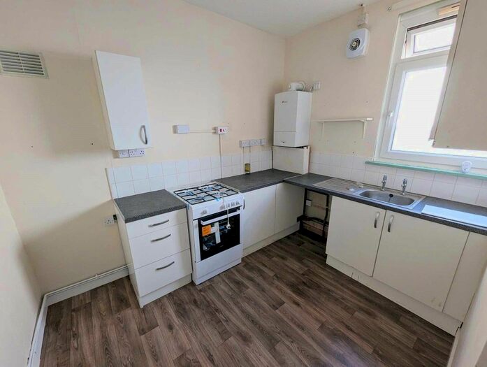 1 Bedroom Flat To Rent In Pugsley Street, Newport, NP20