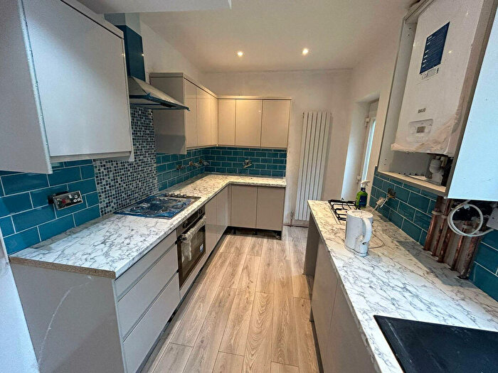 4 Bedroom Semi-Detached House To Rent In Stocksfield Avenue, Newcastle Upon Tyne, NE5