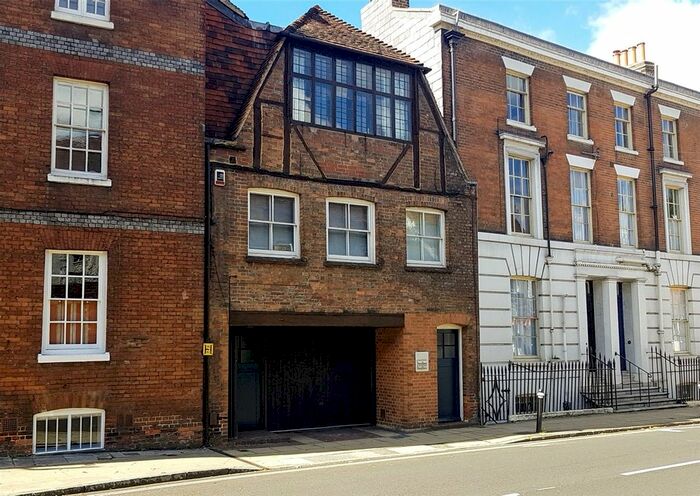 1 Bedroom Flat To Rent In Chesil Street, Winchester, Hampshire, SO23