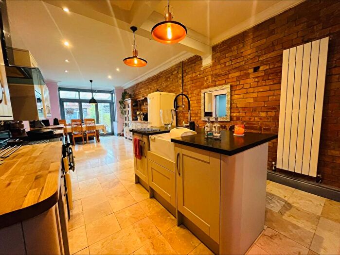 3 Bedroom Terraced House For Sale In Birchfield Road, Abington, Northampton, NN1