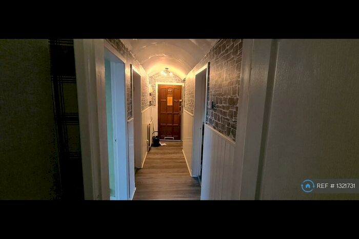 2 Bedroom Flat To Rent In Dunphail Drive, Glasgow, G34