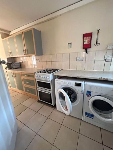 3 Bedroom Detached House To Rent In Ringwood Crescent, Nottingham, NG8