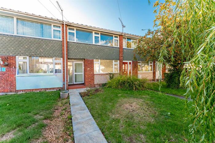 3 Bedroom Terraced House For Sale In Well Presented Home In Central Yatton, BS49