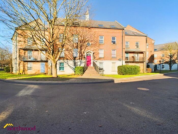 1 Bedroom Flat To Rent In Victoria Place, Banbury, OX16