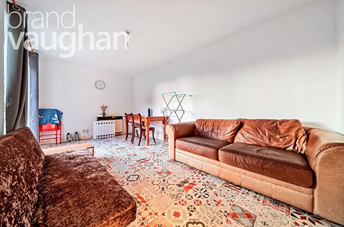 2 Bedroom Flat To Rent In Church Place, Brighton, East Sussex, BN2