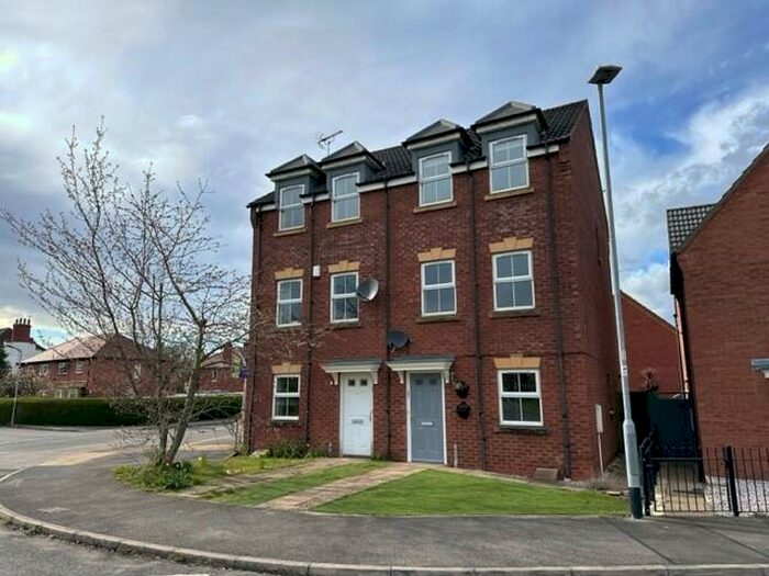 3 Bedroom Semi-Detached House To Rent In Dunsil Road, NG19