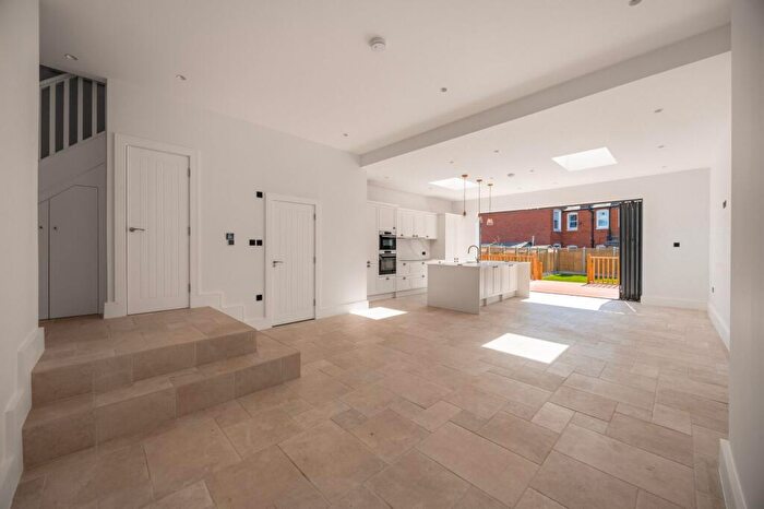5 Bedroom Semi-Detached House To Rent In Wrottesley Road, London, NW10