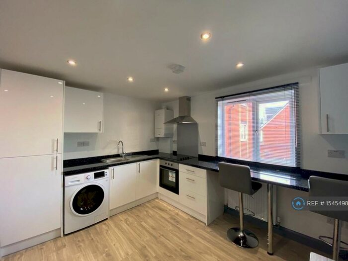 5 Bedroom Flat To Rent In Dawlish Road, Birmingham, B29