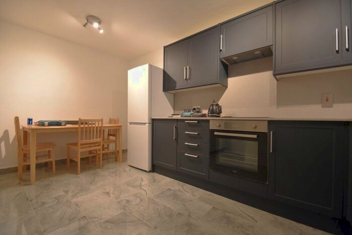 3 Bedroom Maisonette To Rent In Hornsey Road, Crouch Hill, N19