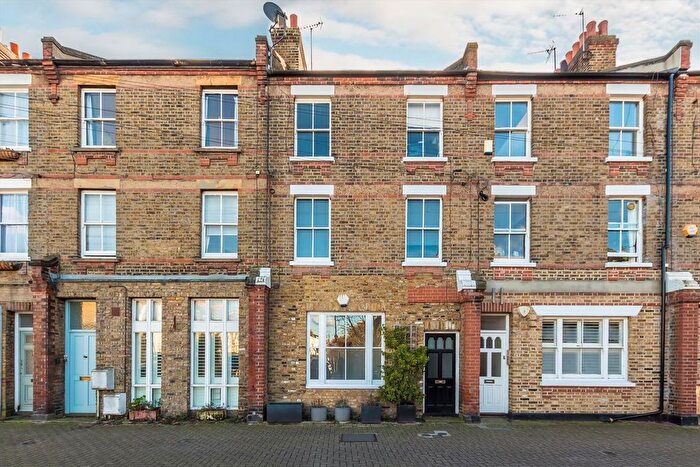 1 Bedroom Flat To Rent In Lacy Road, Putney, SW15