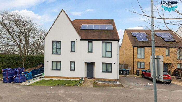 2 Bedroom House For Sale In Cartwright Place, Coulsdon, Surrey, CR5