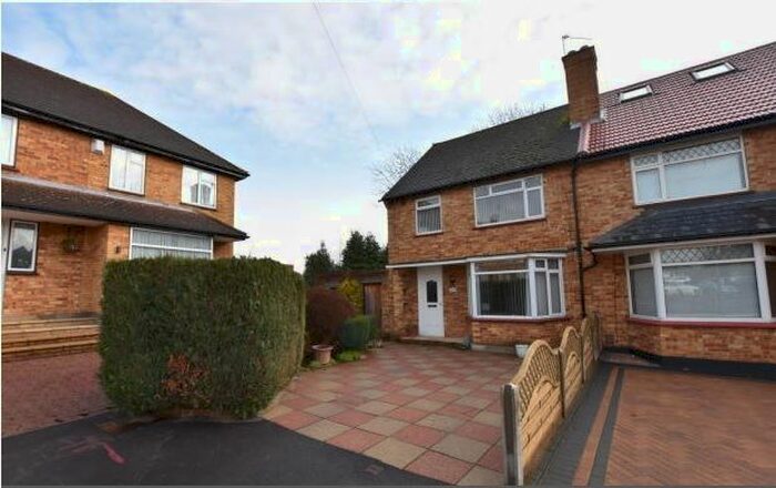 3 Bedroom Semi-Detached House To Rent In Coates Way, Watford, WD25