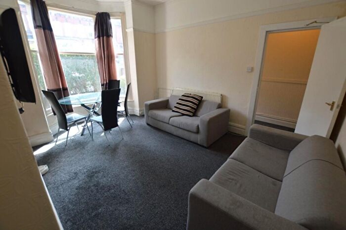 1 Bedroom Studio To Rent In London, CR4