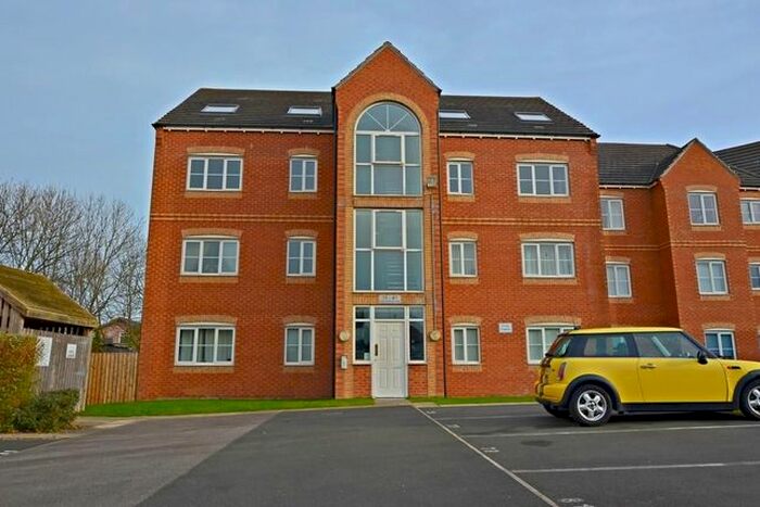 2 Bedroom Terraced House To Rent In Hainsworth Park, Hull, HU6