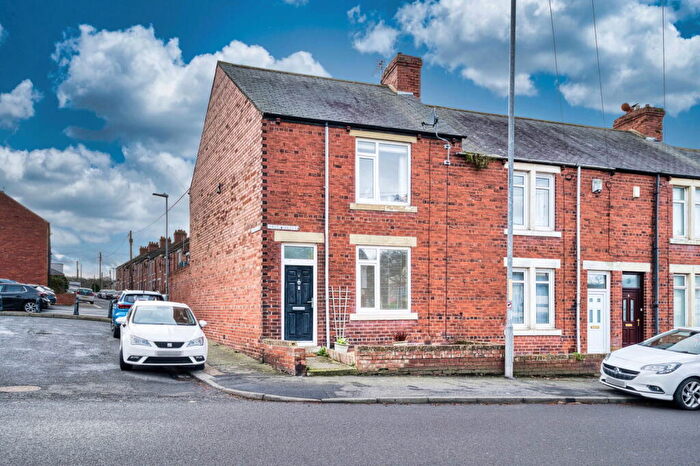 2 Bedroom End Of Terrace House For Sale In Beech Street, Sunniside, NE16