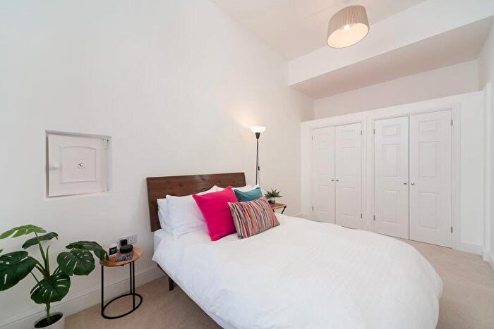2 Bedroom Apartment To Rent In South Bar Street, Banbury, Oxfordshire, OX16