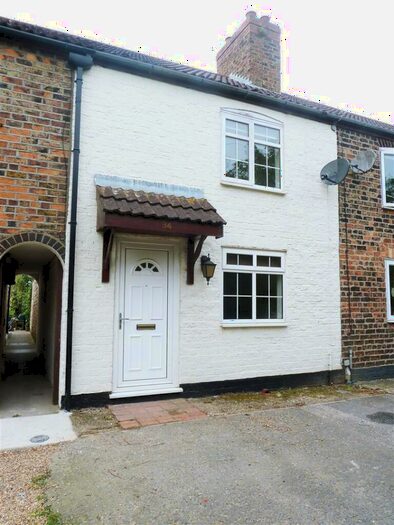 2 Bedroom Terraced House To Rent In Leakes Row, Louth, LN11