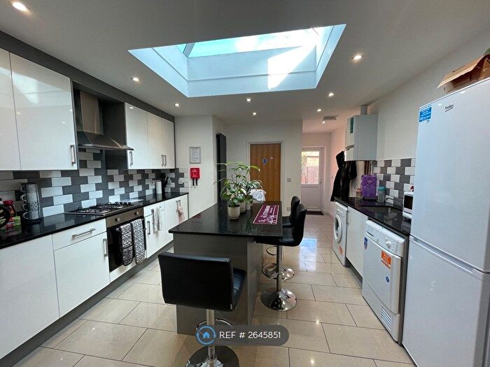 6 Bedroom Terraced House To Rent In Blenheim Road, Reading, RG1