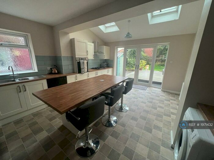 2 Bedroom Semi-Detached House To Rent In Browning Road, Manchester, SK5