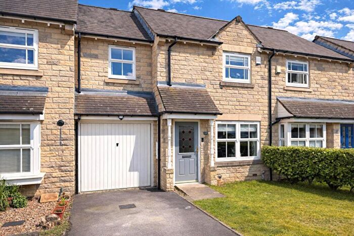 3 Bedroom Town House To Rent In Hastings Way, Savile Park, Halifax, HX1