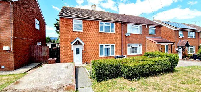 3 Bedroom Semi-Detached House For Sale In Hartshill Road, Northfleet, Gravesend, Kent, DA11