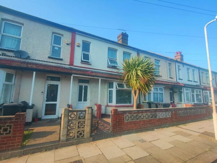 3 Bedroom Terraced House To Rent In Campbell Road, Gravesend, Kent, DA11