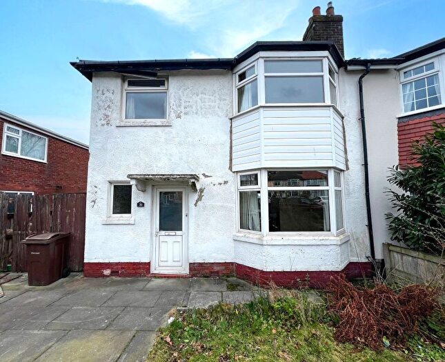 3 Bedroom Semi Detached House For Sale In Guildford Road, Southport, PR8